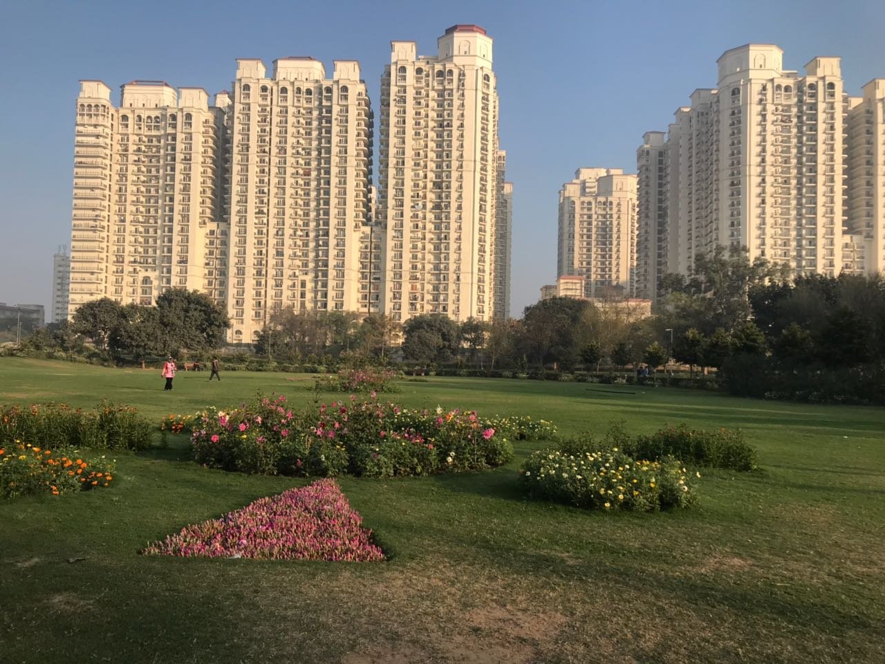 DLF One Midtown